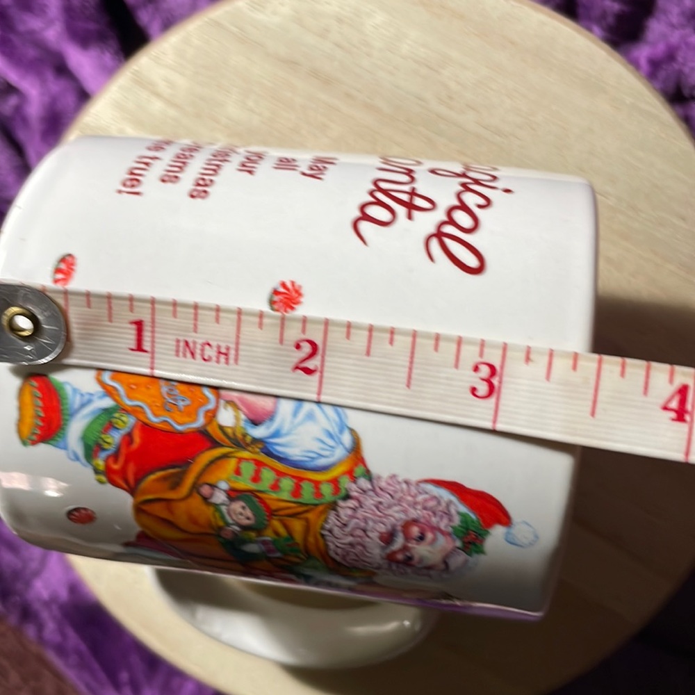 Magical Santa mug with small chip on rim - Picture 9 of 10